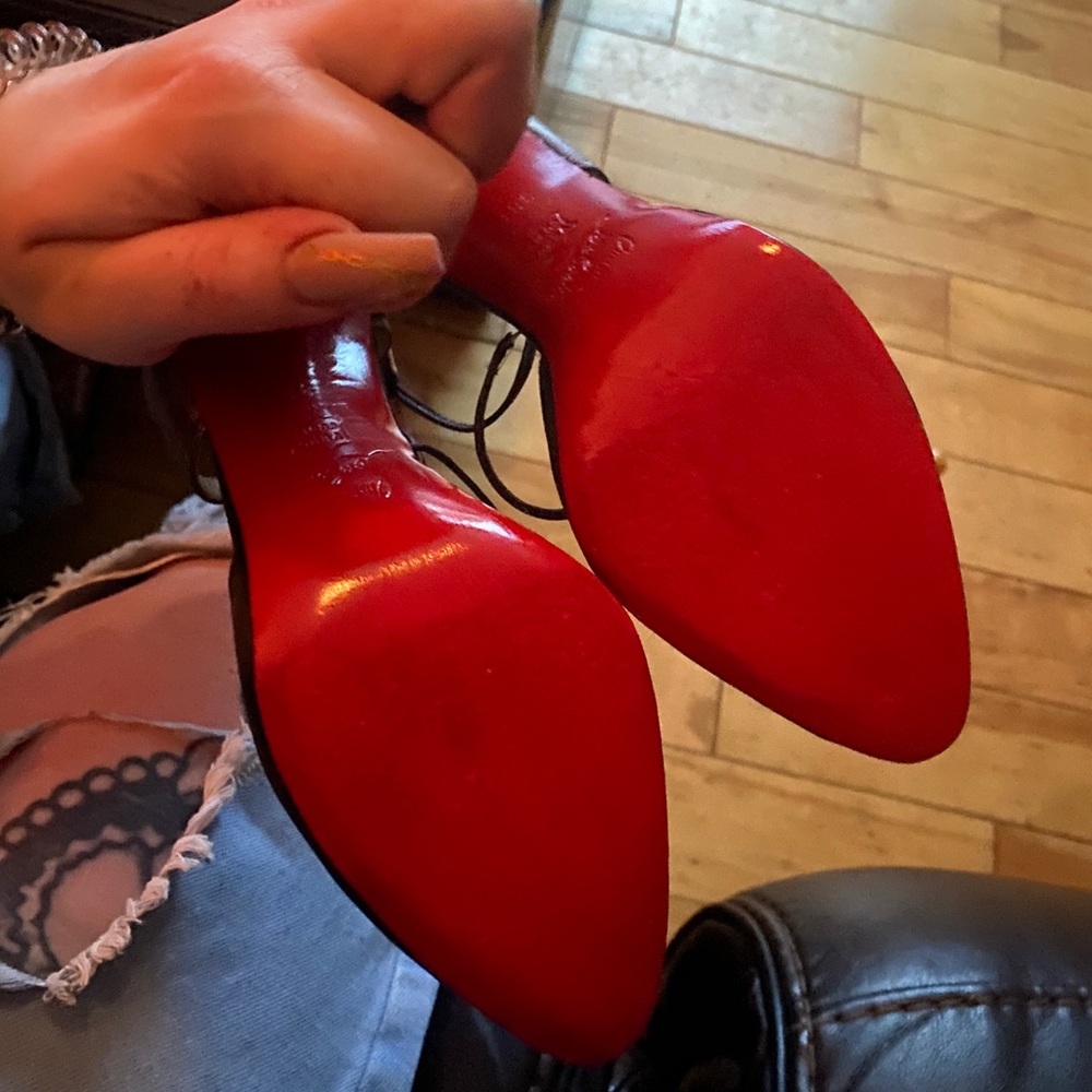 Christian Louboutin Round-Toe Slingbacks 38.5 - Picture 5 of 5